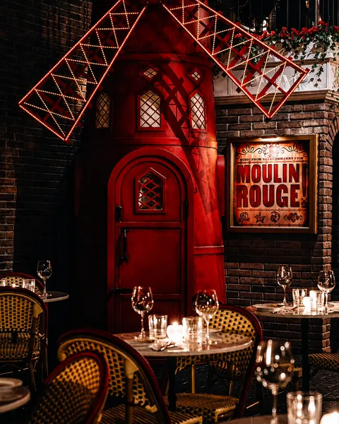 El molino rojo del salón de The Rouge